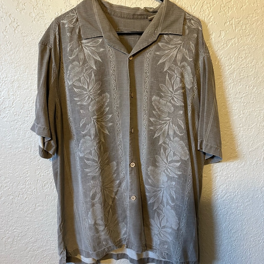 Tommy Bahama Light Gray Patterned Shirt